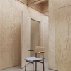 Loft-chair-w-armrest-deep-red-oak-steelcut-140-muuto-org_57c14ac8-565a-4791-800d-f516d2bf1e25.jpgv1638201512 Muuto Loft eetkamerstoel met armleuning eiken vierpoot Black