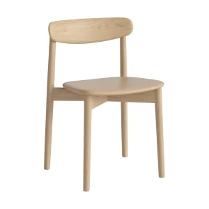 MergeDiningChair_WhitepigmentedoiledoakSolid02-119-01_00003_angleSM.jpgv1770797935 Bolia Merge eetkamerstoel wit gepigmenteerd geolied eiken