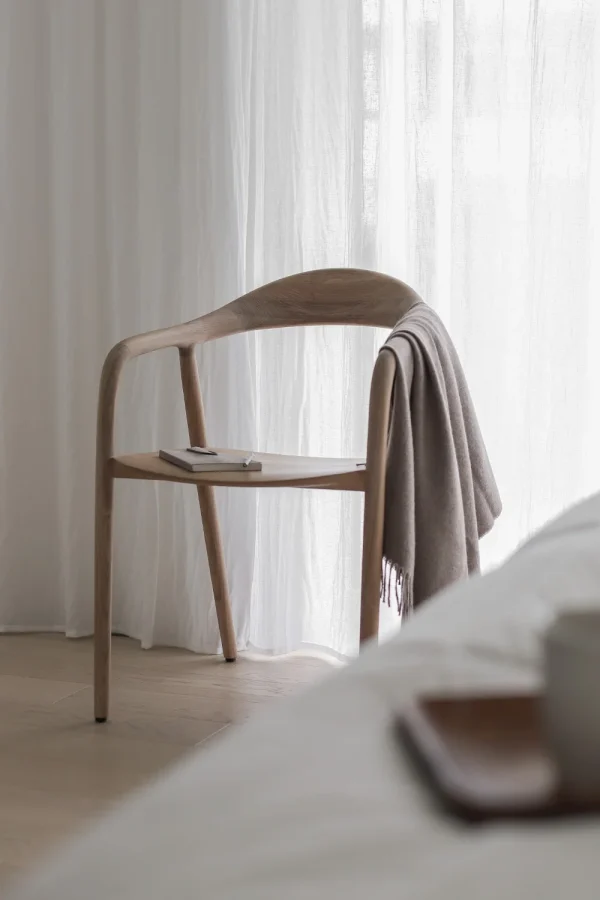 neva_chair_inspiration_16_a9e6e1.jpgv1693573743 Artisan Neva eetkamerstoel eiken Naturel